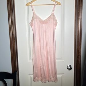 Vintage Carriage Court Slip